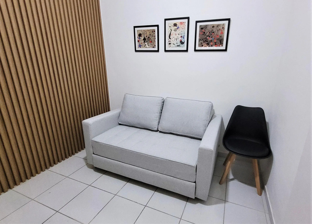 Quarto E Sala Novo E Silencioso