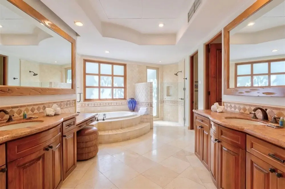 Casa Maravillas: 4 Bdrm Colonial Inspired Design Villa in Punta Ballena at a Discounted Rate!