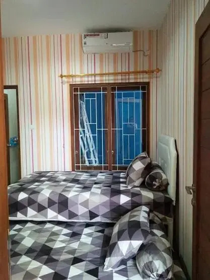 Rumah Mba Ayu 2, complete amenities and karaoke
