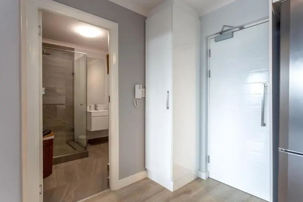 Tranquil, Spacious, Quiet Trendy with a View