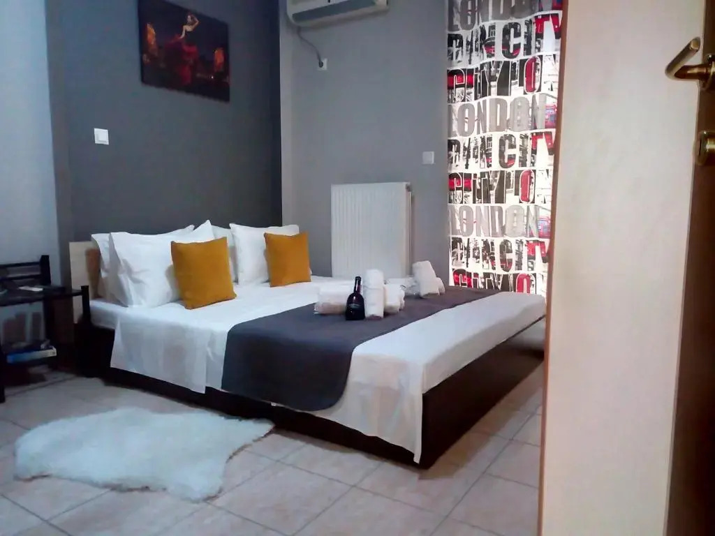 Bright Apartment 40 sqm Port of Piraeus OLP