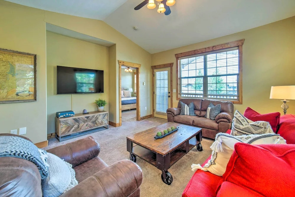Cozy Driggs Condo ~ 40 Mi to Grand Teton NP!