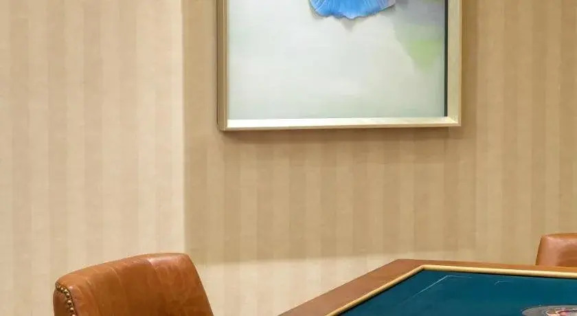 Zhixin Holiday Hotel