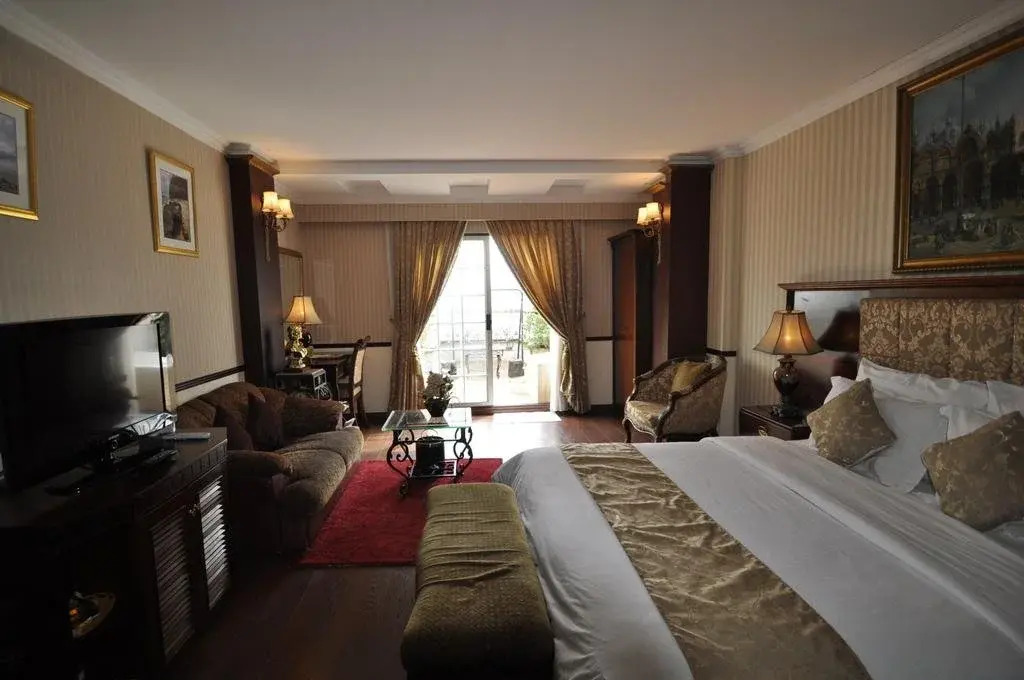 S79 Sunflower Hotel & Spa