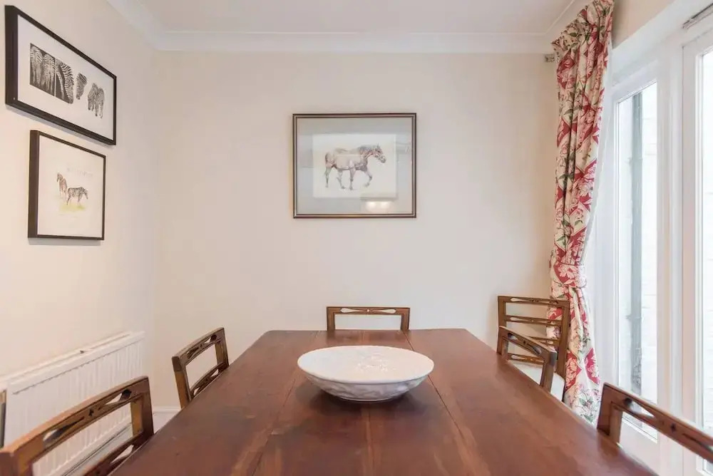 JOIVY Stylish 3 BR House with Patio, Short Walk to Regents Park & Harley Street