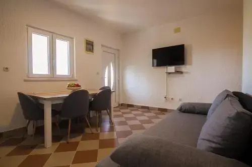 Apartment Teskera 1