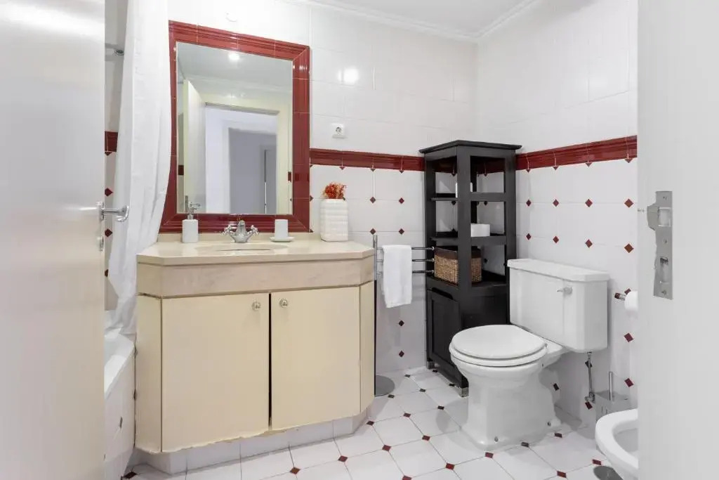 Altido Fabulous Family Flat In Central Alfama