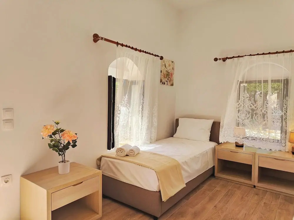 Helena Apartments in Paradisi Rhodes