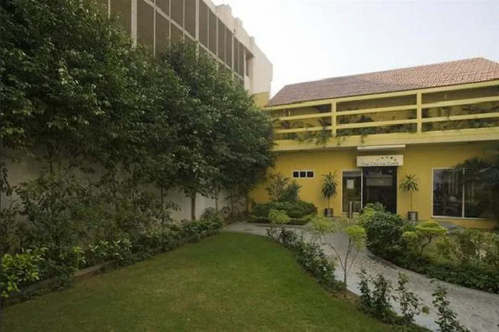 Lemon Tree Hotel, Udyog Vihar, Gurugram