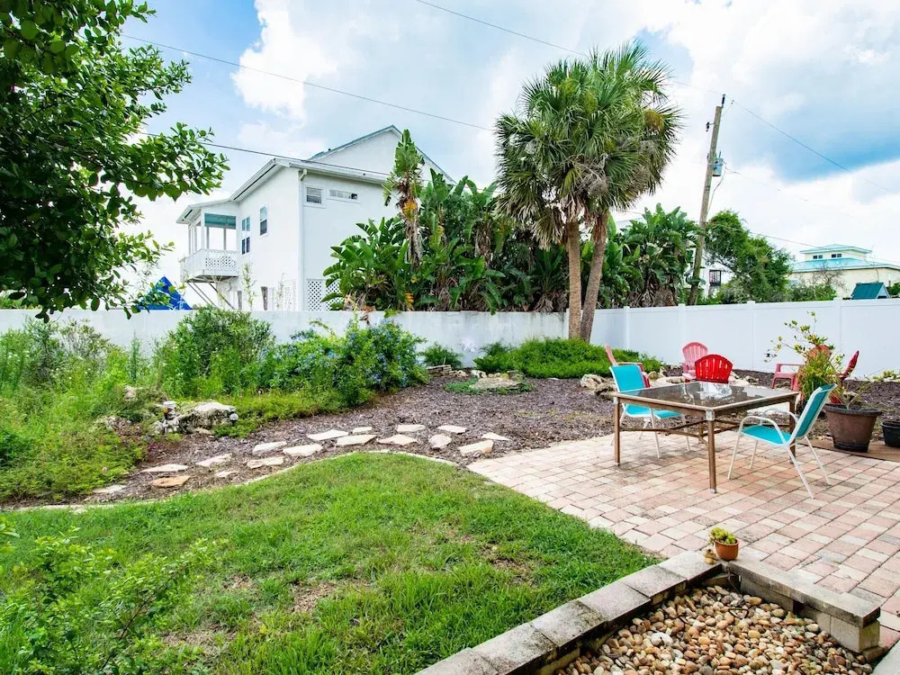 Snowbird Availability! Ocean Street By Beach 4 Bedroom Home