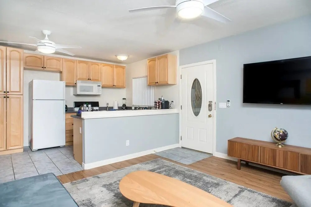 Quaint 1 BR Steps to PB by Domio