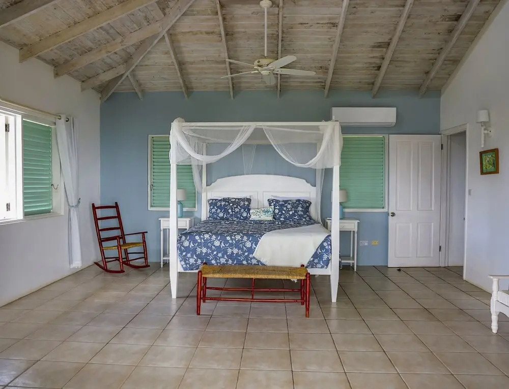 Zephyr Hill - 4 bedroom Villa with awe inspiring views 4 Villa by RedAwning