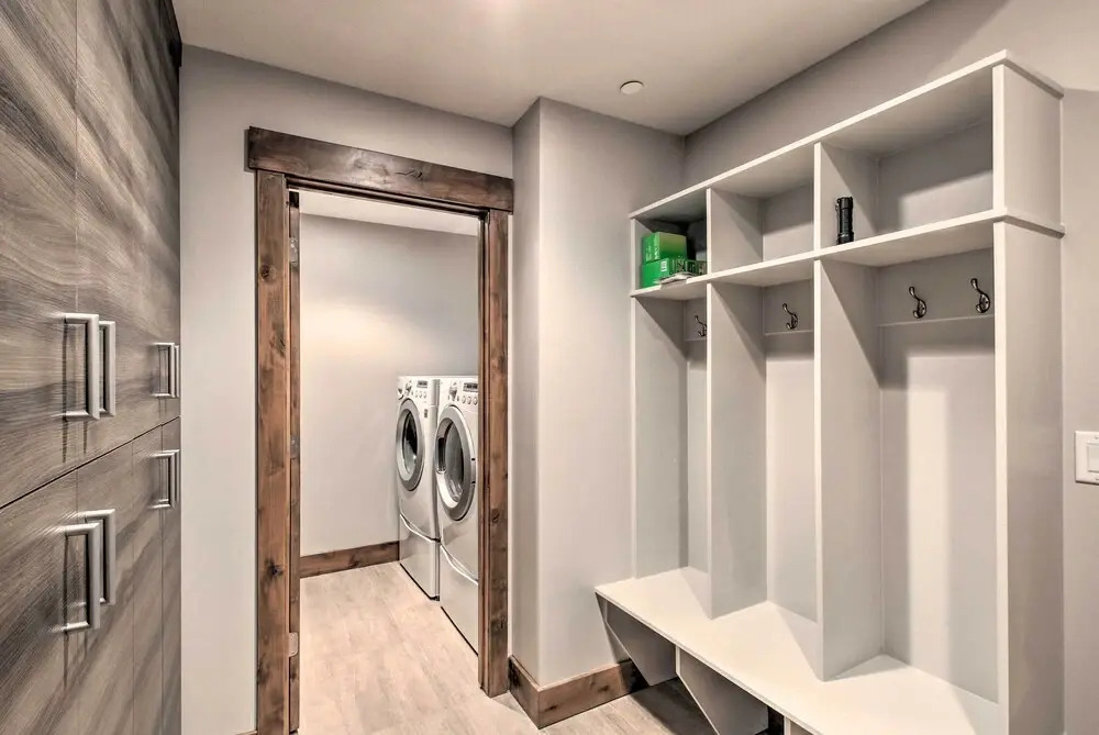 Modern Townhome w/ Mtn Views < 7 Mi to Ski Resorts