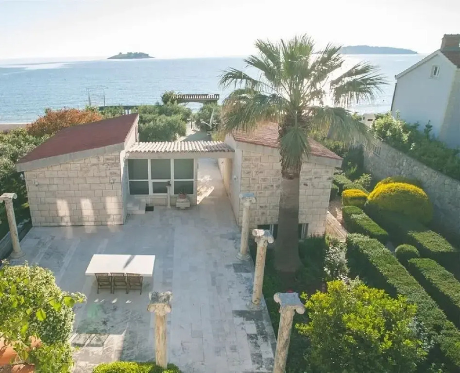 House Villa Oaza