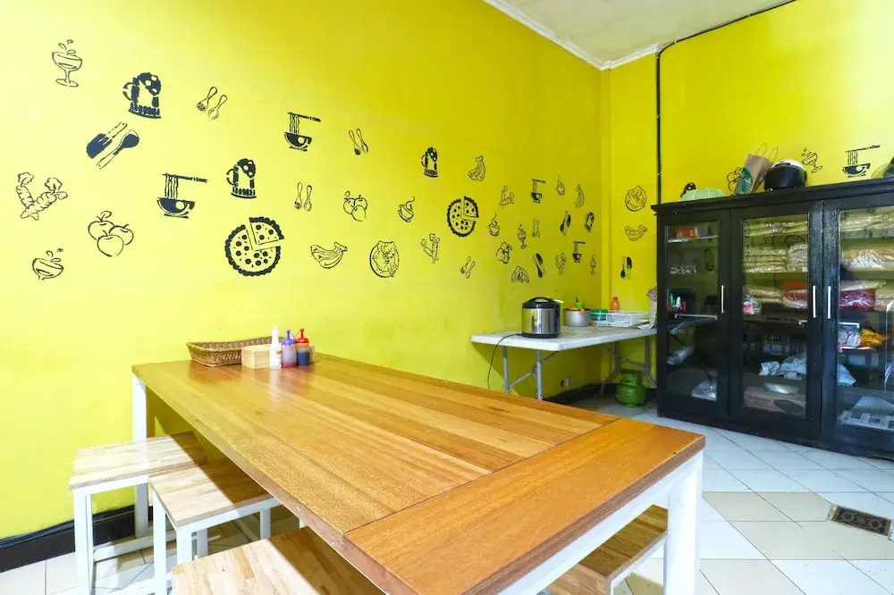 Raja Rani Hostel