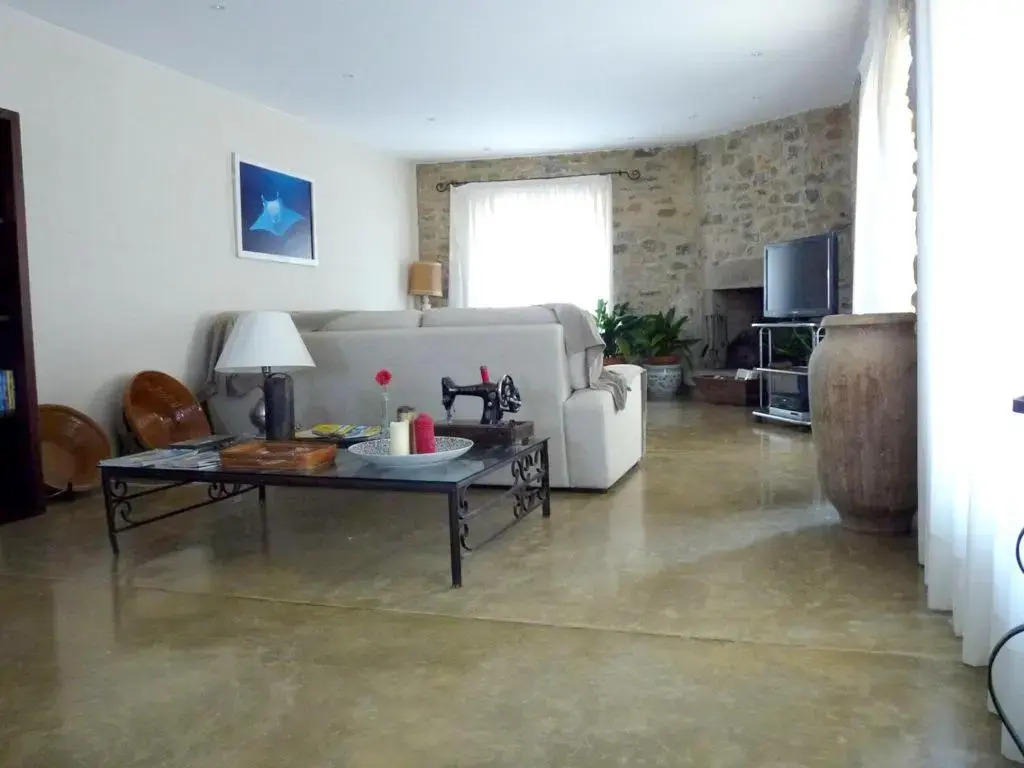 Villa with 4 bedrooms in Torroella de Montgri with wonderful mountain view private pool enclosed garden 700 m from the beach
