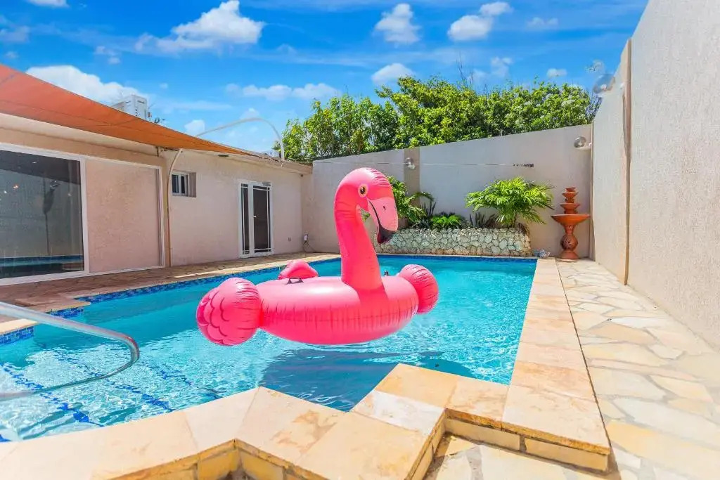 Large Villa With View! Private Pool Free Utilities!
