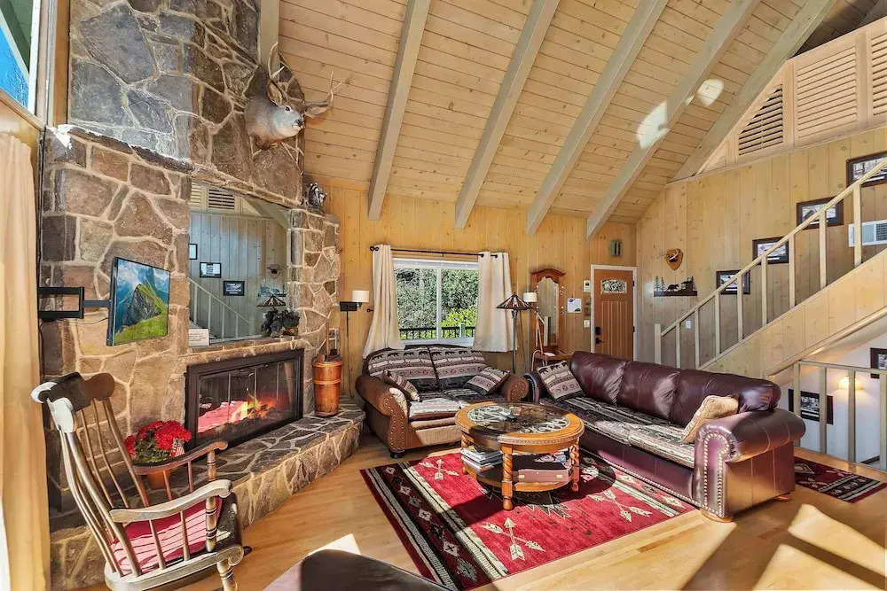 Bow N Arrow Lodge For 8!