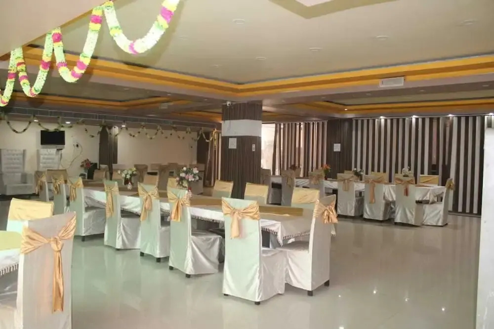 Hotel Sarweshwary