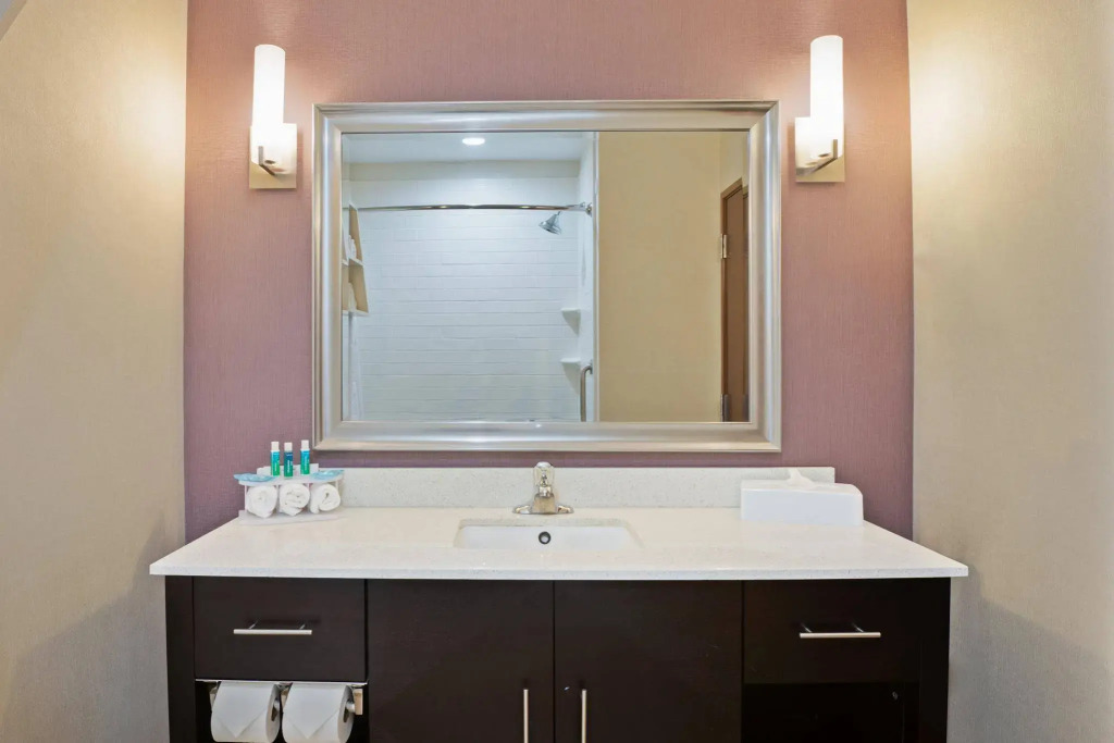 Holiday Inn Express & Suites New Cumberland by IHG