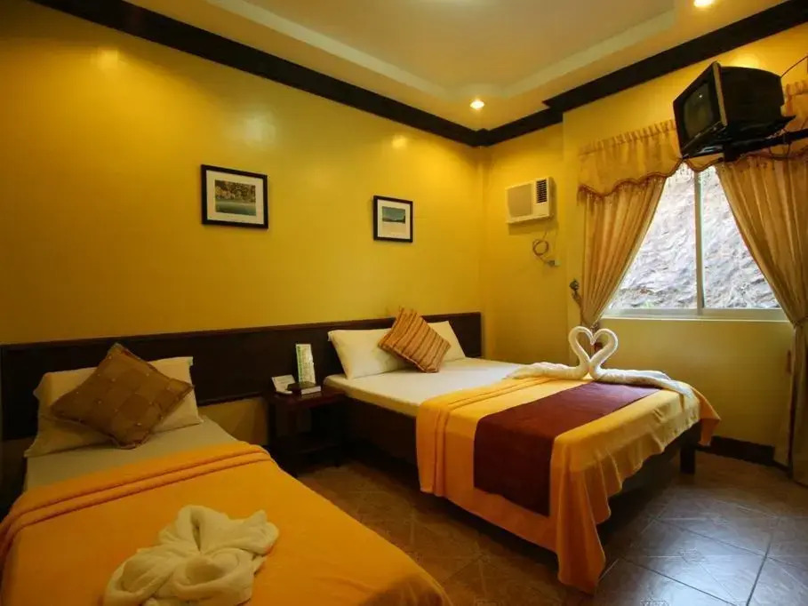 Mount Tapyas Hotel