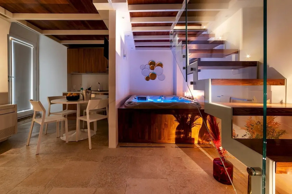 Old Court Luxury Suite Spa