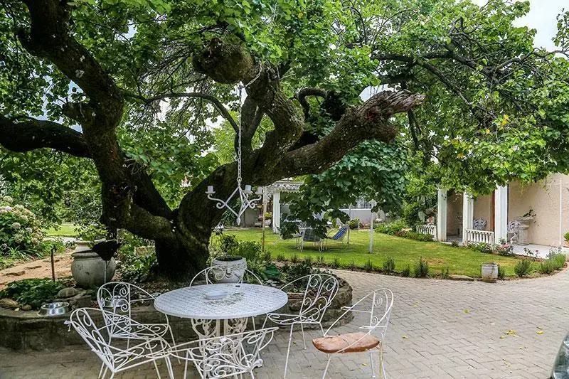 The Green Acorn Guest House