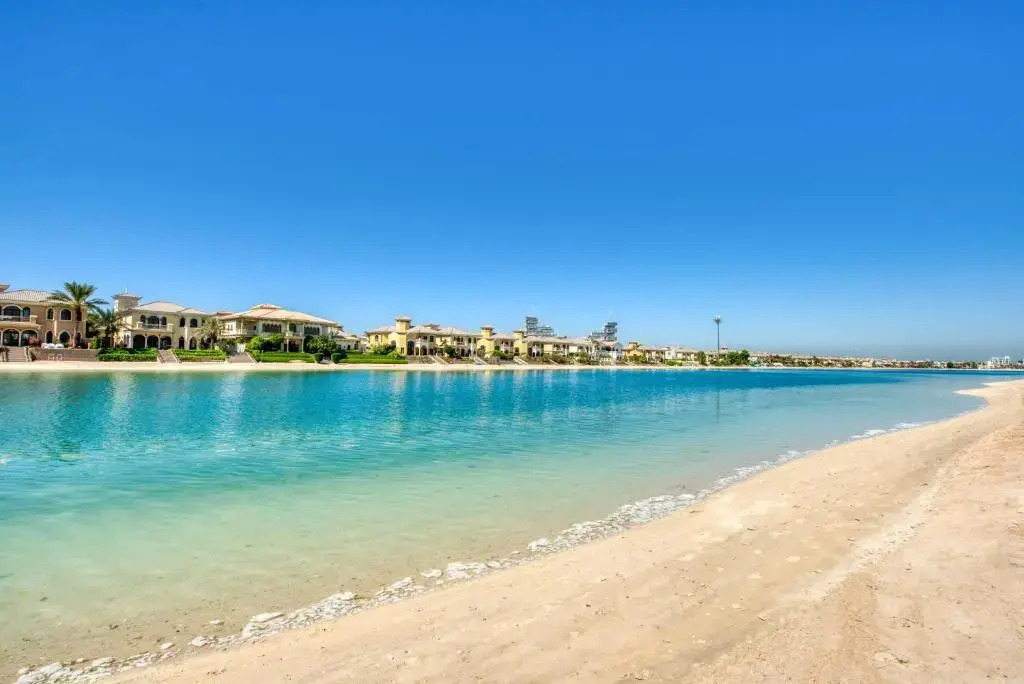 Maison Privee - Glamourous Beachfront Villa on The Palm w/ Pool