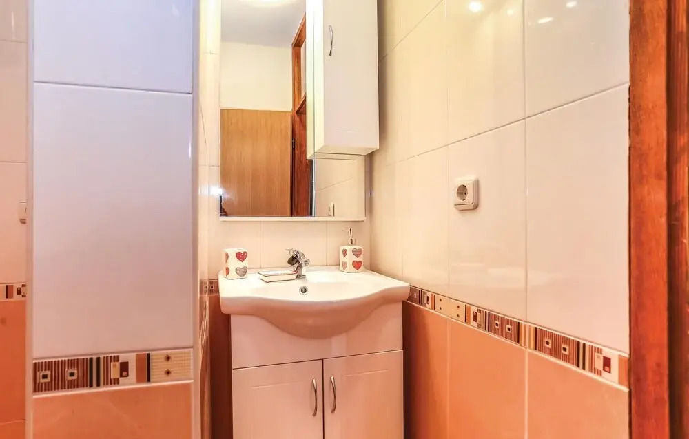 Nice Home in Solin With Wifi and 2 Bedrooms