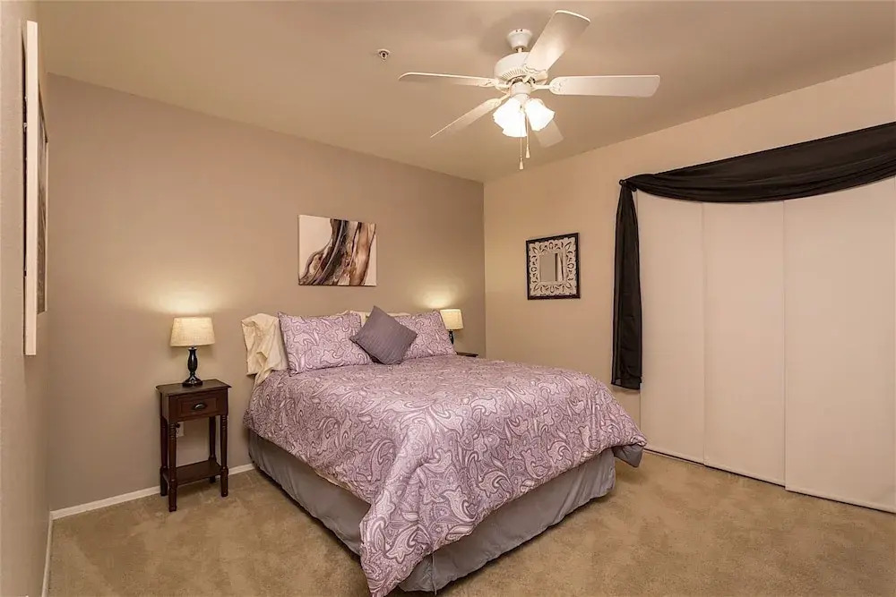 Canuck Condo 2 BR by Casago