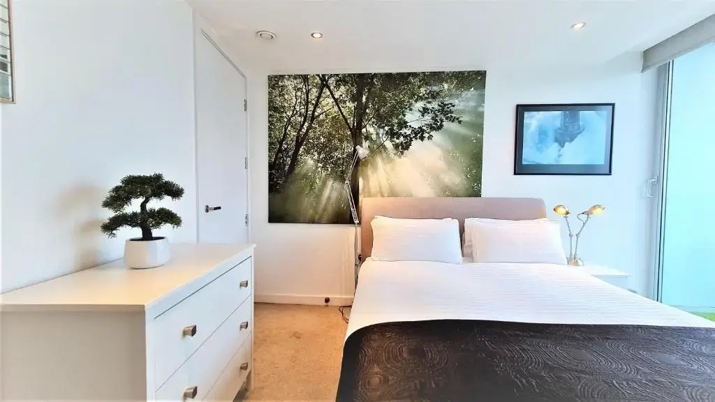 SidemerseyLivingscouk 2BR 2BA Luxury APT in L2 w Parking
