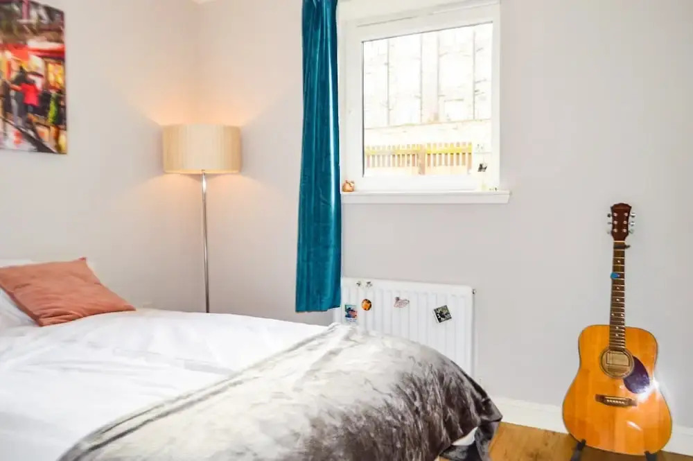 2 Bedroom Apartment in Edinburgh With Private Garden