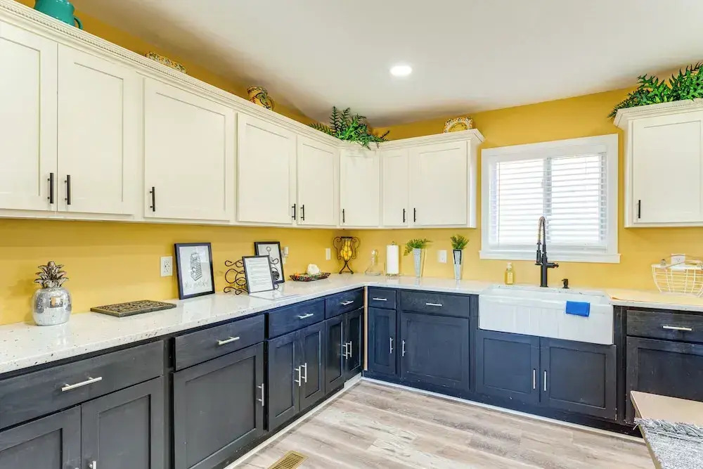 Walk Downtown: Charming Rome Abode w/ Yard!