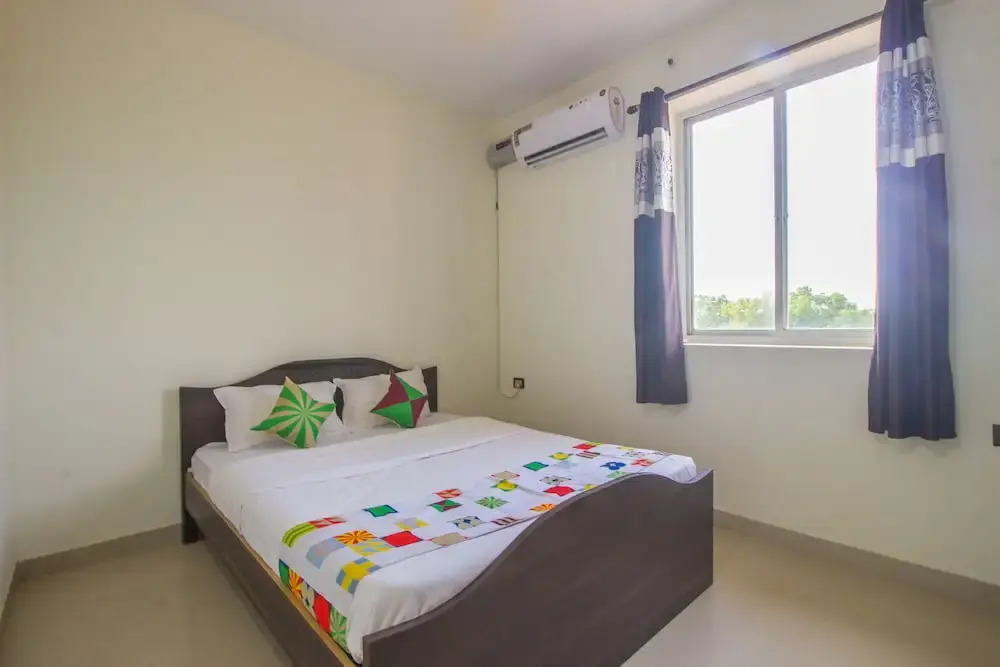 OYO 19954 Home Breezy 2BHK Fatrade