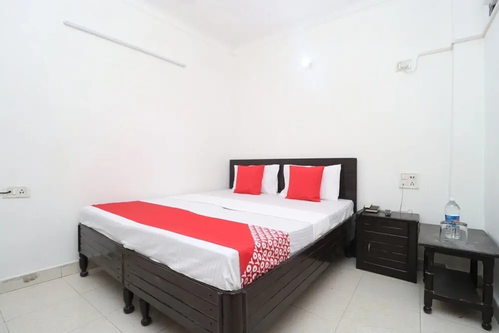Pam And Chand Guest House By OYO Rooms