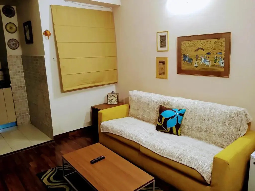 Studio Apartment with Green lawns