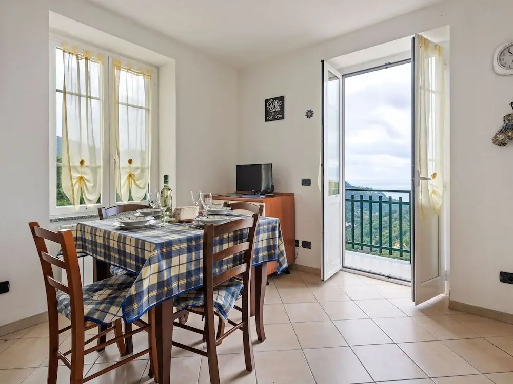 Traditional Holiday Home in Moneglia With Private Terrace