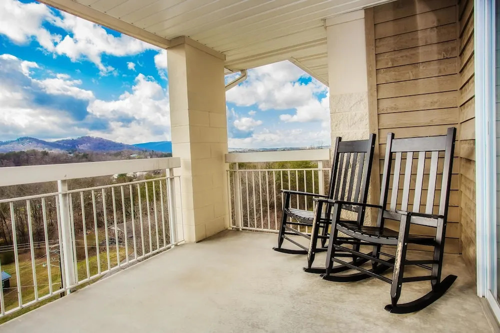 Whispering Pines 651