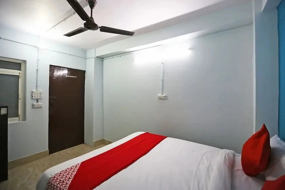 Dimpy House by OYO Rooms