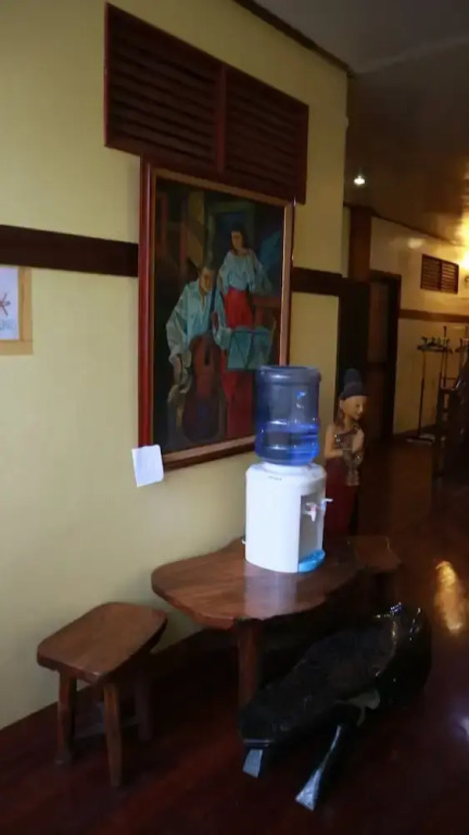 Lolo Oyong Pension House