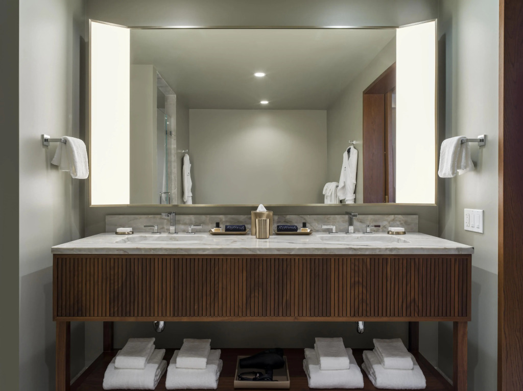 Thompson Palm Springs, by Hyatt