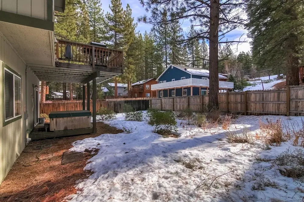 1144gb The Golden Bear 3 Bedroom Home by RedAwning
