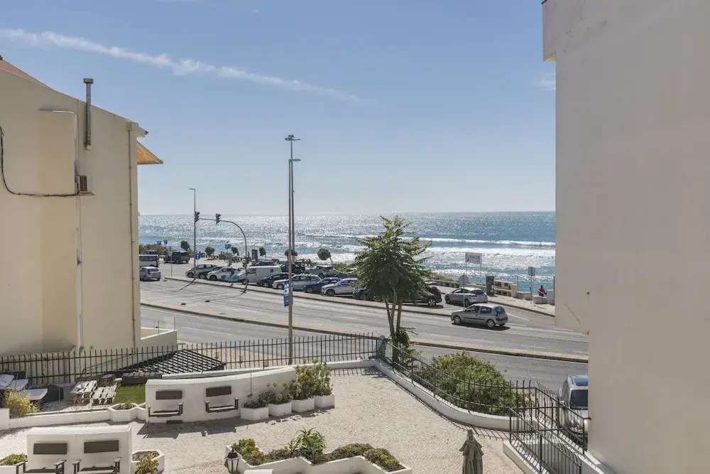 Cozy Seaview Apartment