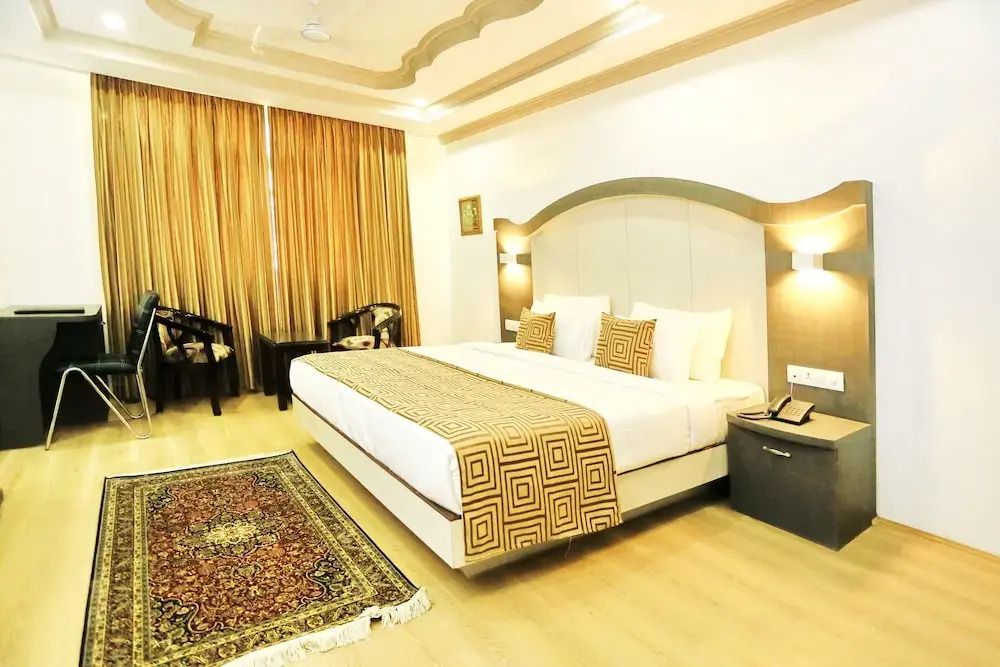 Crown Plaza Residency