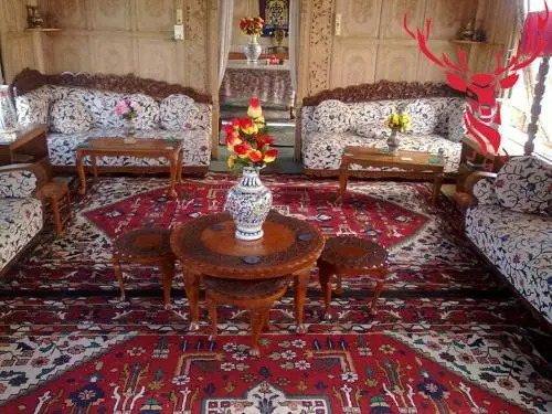 Shabistan Group of Houseboats