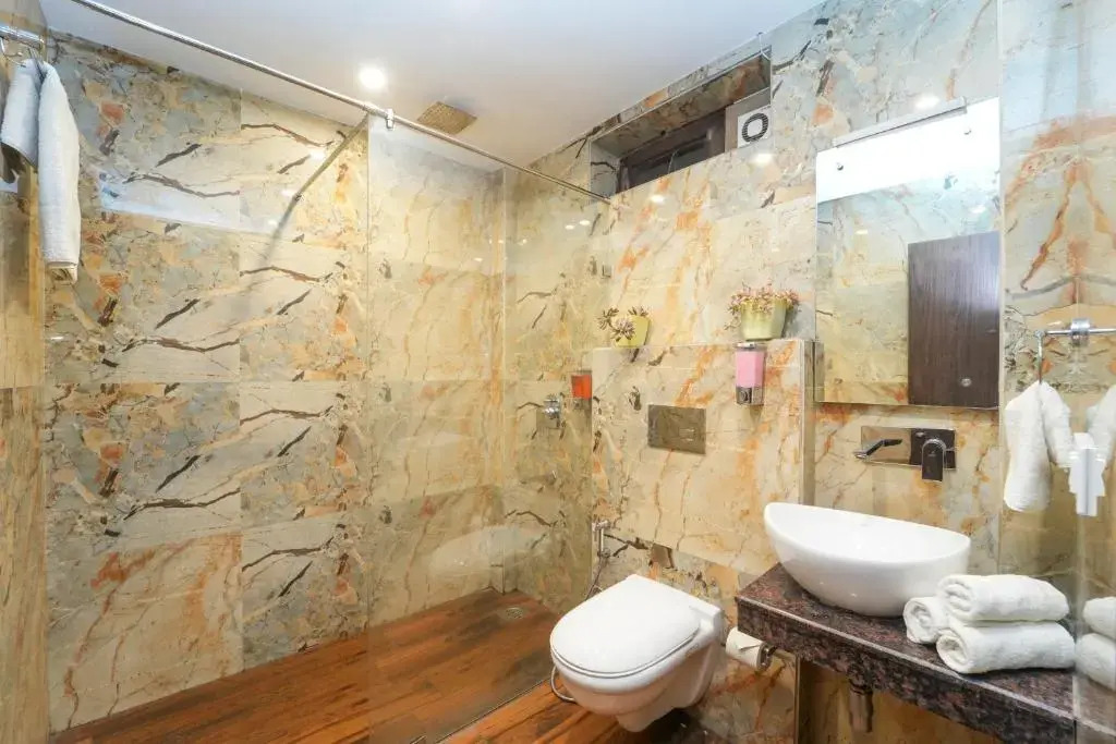 Hotel Glenroy By DLS Hotels