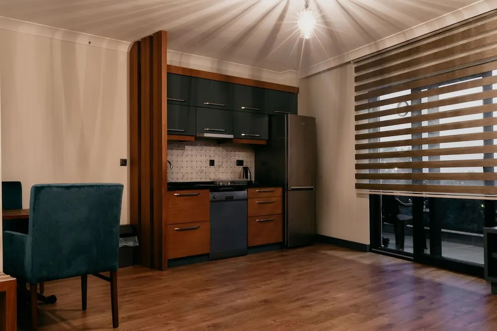 Ceneviz Suit Hotel