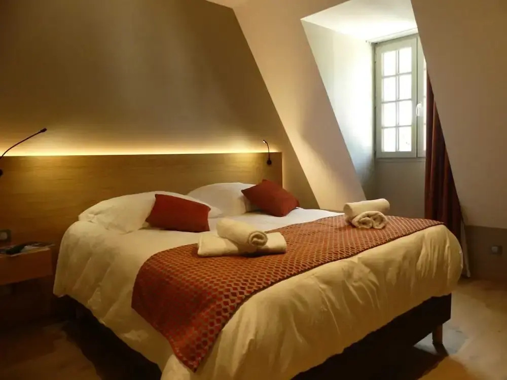 LE CASTEL DALTI