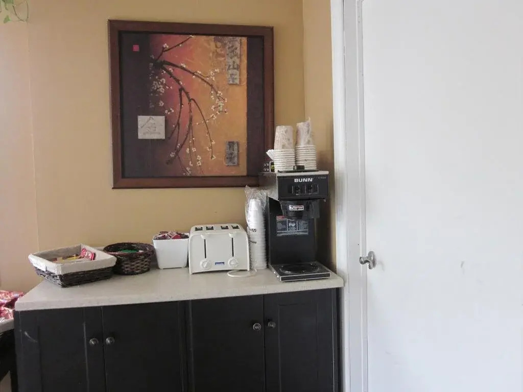 Knights Inn Oshawa