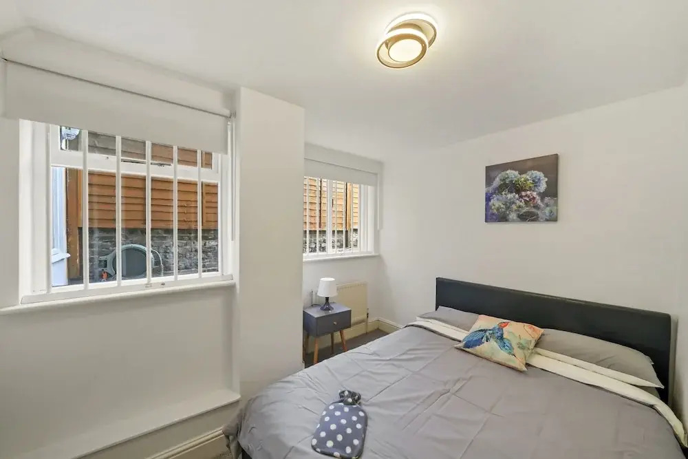 Stylish Central 2-bed Apartment With Pvt Garden